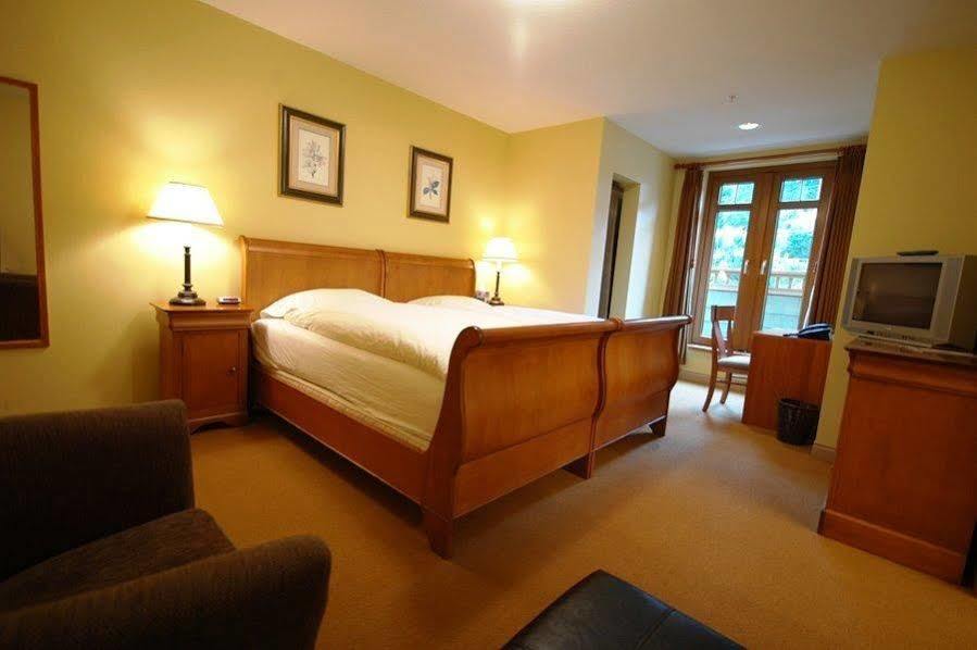 Whistler Alpine Chalet Retreat & Wellness Villa Rom bilde